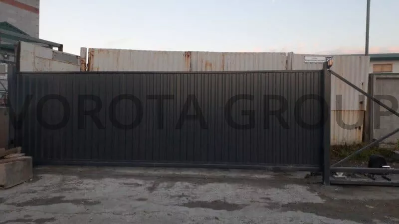 Автоматические откатные ворота Doorhan коричневые 2000х5500